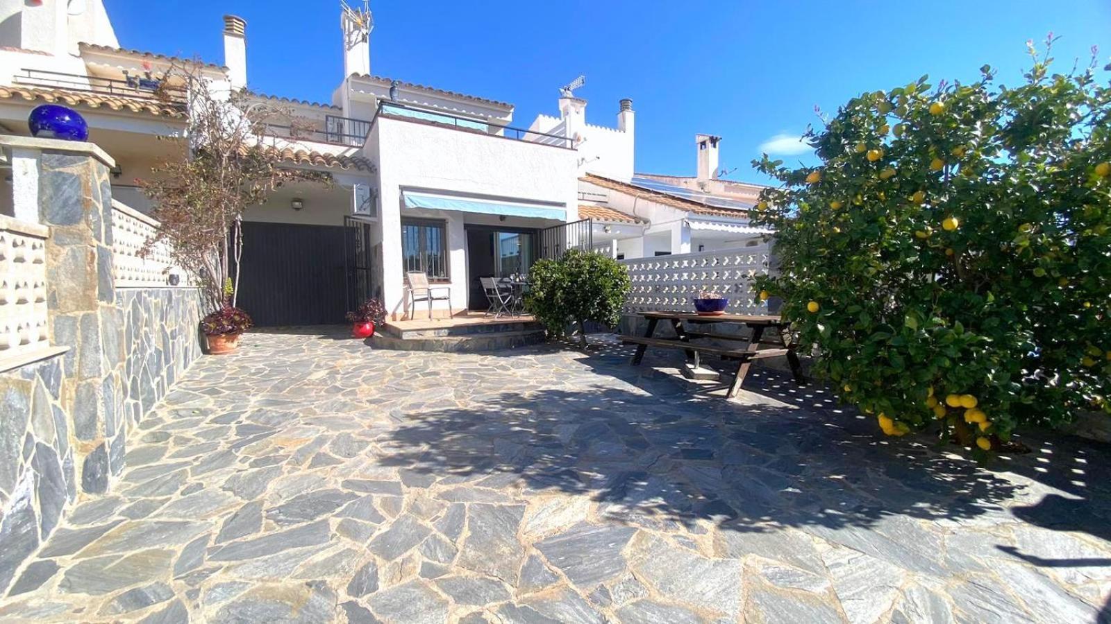 Villa Bages Roses Esterno foto